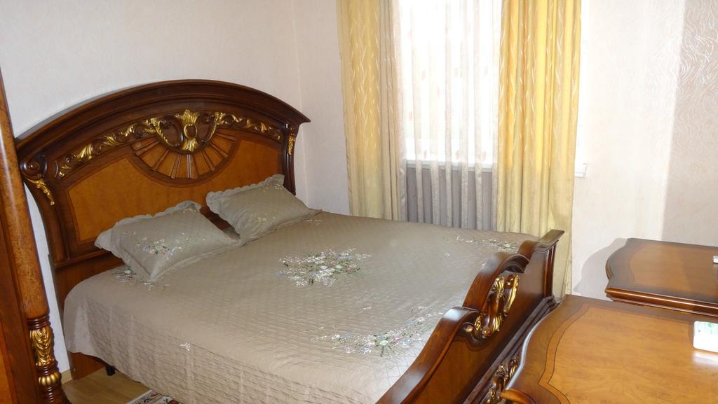 Apartment Vake-Saburtalo Tbilisi Esterno foto