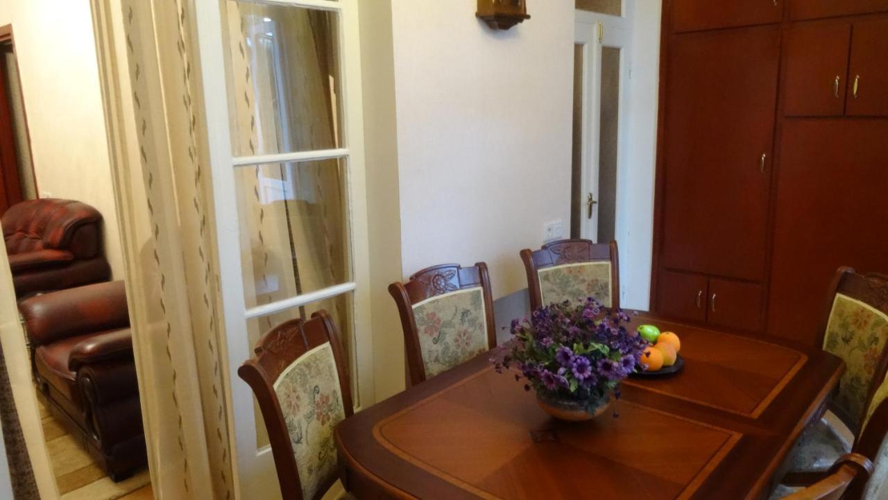 Apartment Vake-Saburtalo Tbilisi Esterno foto
