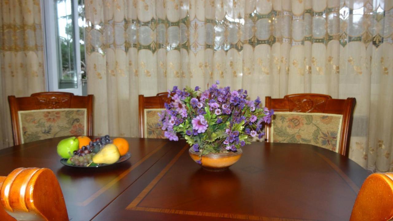 Apartment Vake-Saburtalo Tbilisi Esterno foto